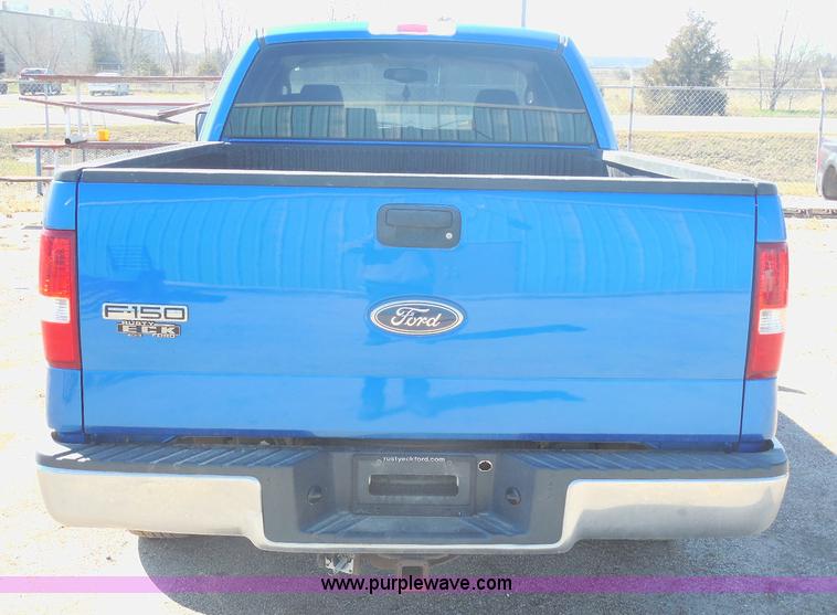 image for item E6310 2005 Ford F150 SuperCab pickup truck