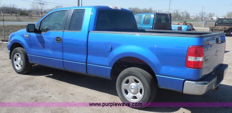image for item E6310 2005 Ford F150 SuperCab pickup truck