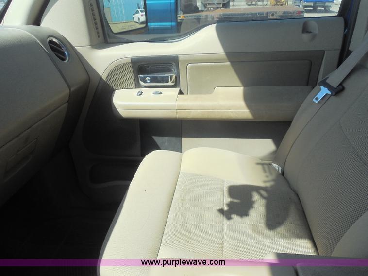 image for item E6310 2005 Ford F150 SuperCab pickup truck