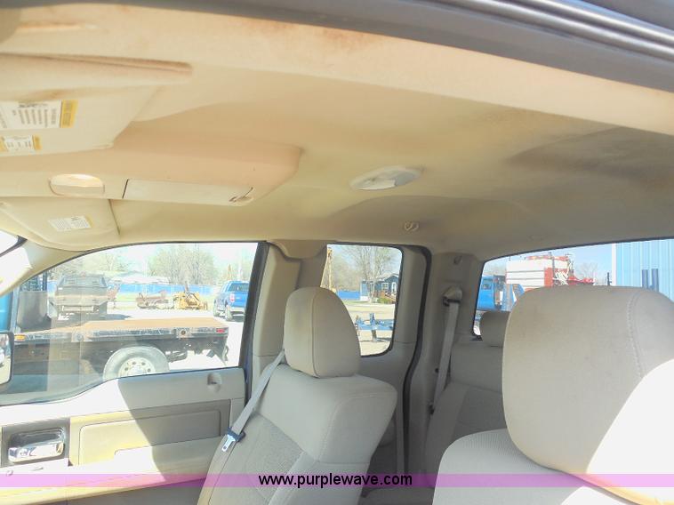 image for item E6310 2005 Ford F150 SuperCab pickup truck