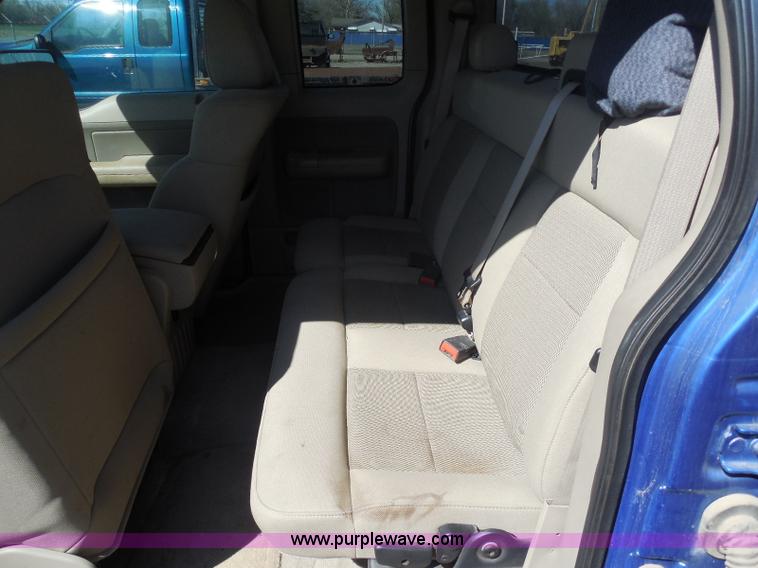 image for item E6310 2005 Ford F150 SuperCab pickup truck