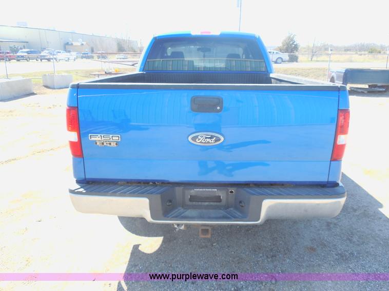 image for item E6310 2005 Ford F150 SuperCab pickup truck