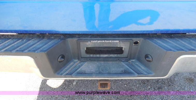 image for item E6310 2005 Ford F150 SuperCab pickup truck