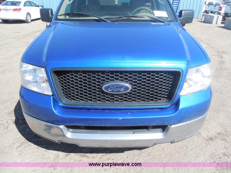 image for item E6310 2005 Ford F150 SuperCab pickup truck