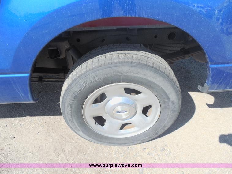 image for item E6310 2005 Ford F150 SuperCab pickup truck