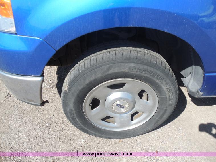 image for item E6310 2005 Ford F150 SuperCab pickup truck