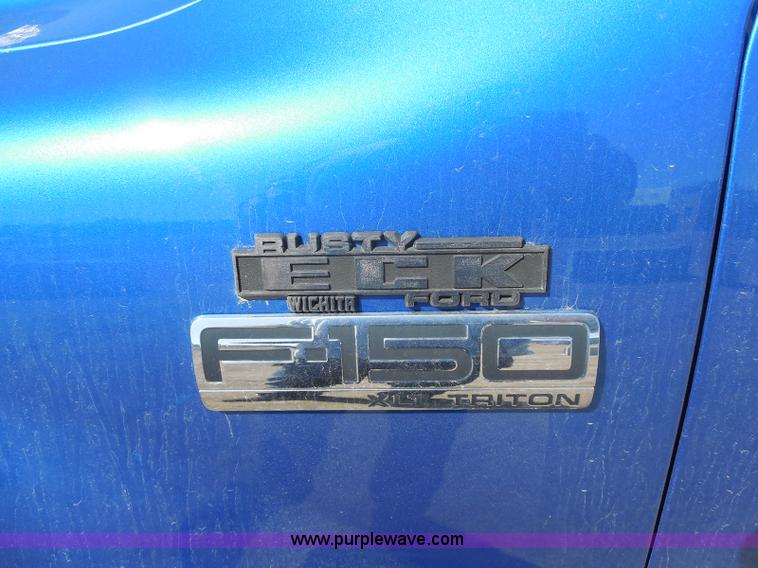 image for item E6310 2005 Ford F150 SuperCab pickup truck
