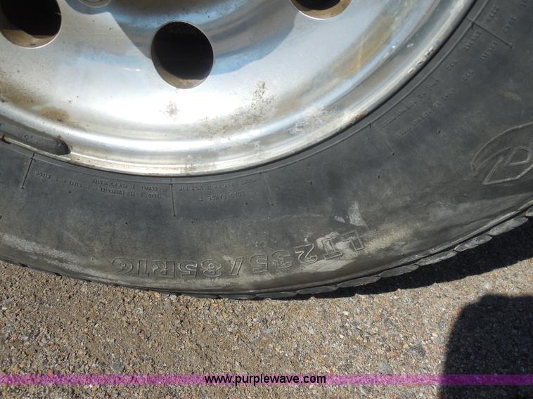 image for item E6311 2002 Ford F250 Super Duty SuperCab flatbed pickup truck