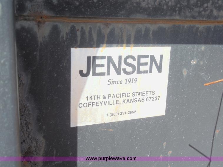 image for item E6312 2002 Ford F250 Super Duty SuperCab flatbed pickup truck