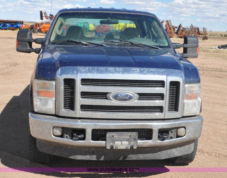 image for item F2305 2008 Ford F250 Super Duty XLT Crew Cab pickup truck