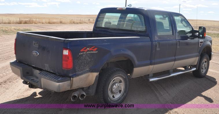 image for item F2305 2008 Ford F250 Super Duty XLT Crew Cab pickup truck