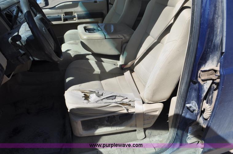 image for item F2305 2008 Ford F250 Super Duty XLT Crew Cab pickup truck