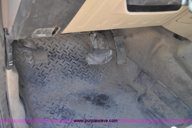 image for item F2305 2008 Ford F250 Super Duty XLT Crew Cab pickup truck