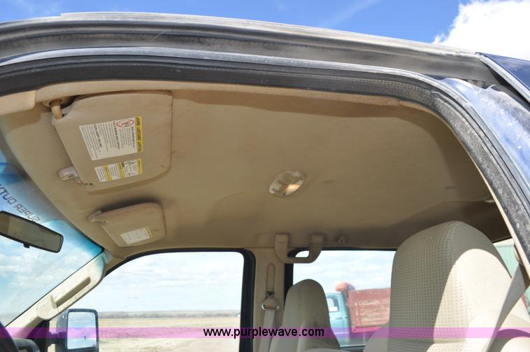 image for item F2305 2008 Ford F250 Super Duty XLT Crew Cab pickup truck