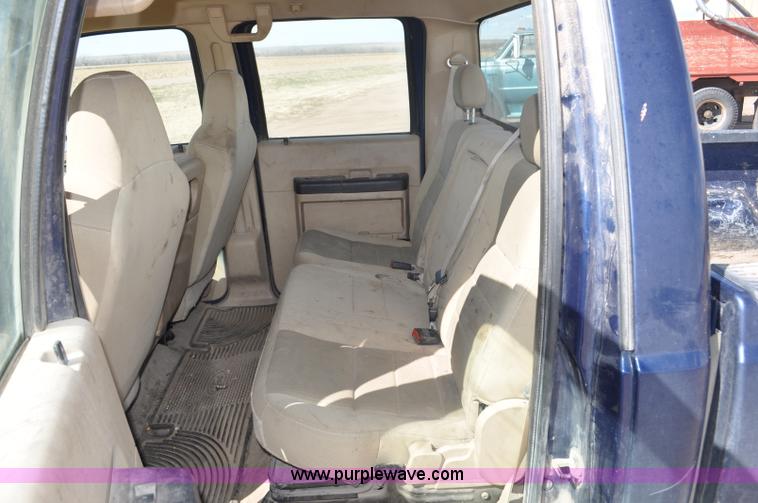 image for item F2305 2008 Ford F250 Super Duty XLT Crew Cab pickup truck