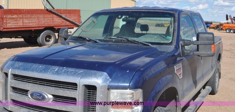 image for item F2305 2008 Ford F250 Super Duty XLT Crew Cab pickup truck