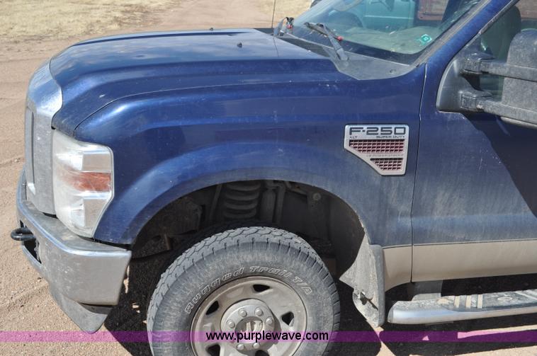 image for item F2305 2008 Ford F250 Super Duty XLT Crew Cab pickup truck