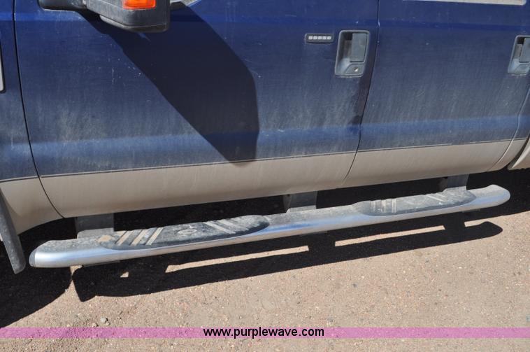 image for item F2305 2008 Ford F250 Super Duty XLT Crew Cab pickup truck
