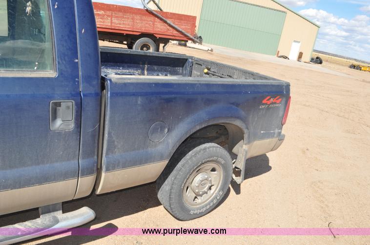 image for item F2305 2008 Ford F250 Super Duty XLT Crew Cab pickup truck