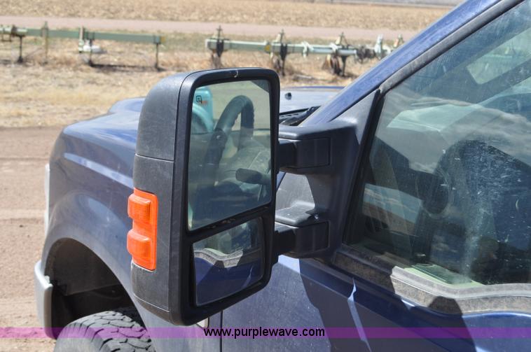 image for item F2305 2008 Ford F250 Super Duty XLT Crew Cab pickup truck