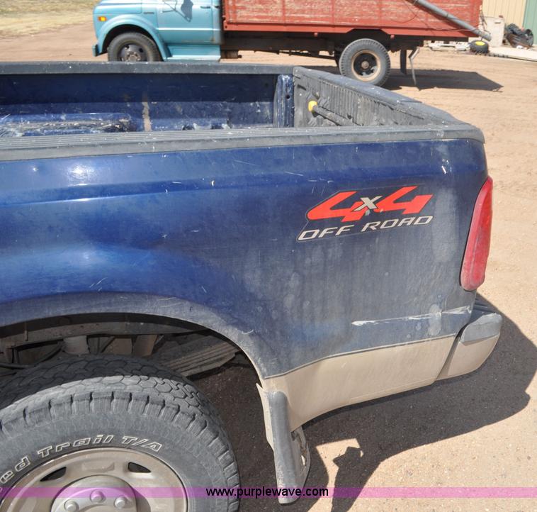 image for item F2305 2008 Ford F250 Super Duty XLT Crew Cab pickup truck