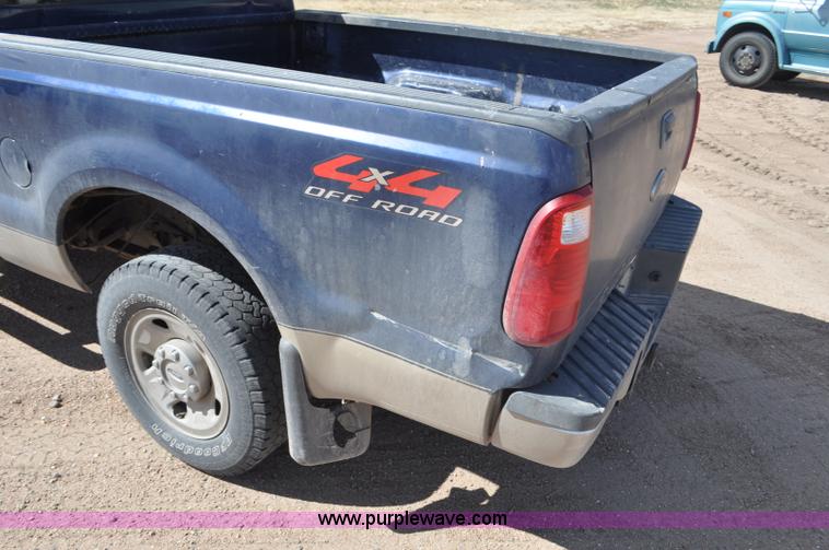 image for item F2305 2008 Ford F250 Super Duty XLT Crew Cab pickup truck