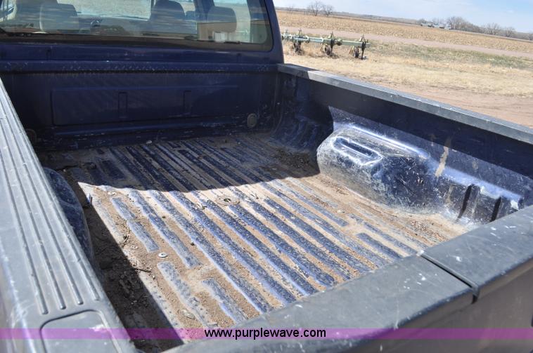 image for item F2305 2008 Ford F250 Super Duty XLT Crew Cab pickup truck