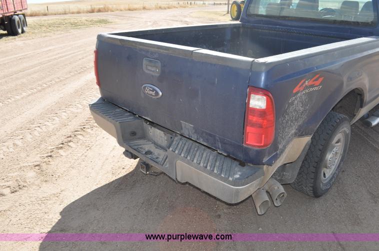 image for item F2305 2008 Ford F250 Super Duty XLT Crew Cab pickup truck