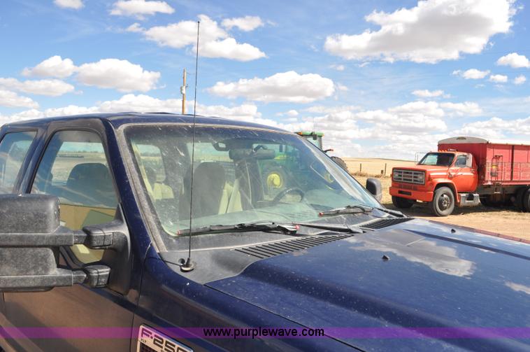 image for item F2305 2008 Ford F250 Super Duty XLT Crew Cab pickup truck