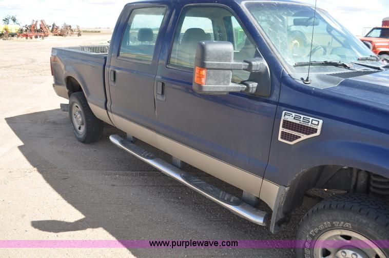 image for item F2305 2008 Ford F250 Super Duty XLT Crew Cab pickup truck