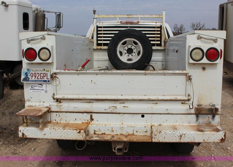 image for item F7551 2005 Chevrolet Silverado 2500HD Ext. Cab utility truck