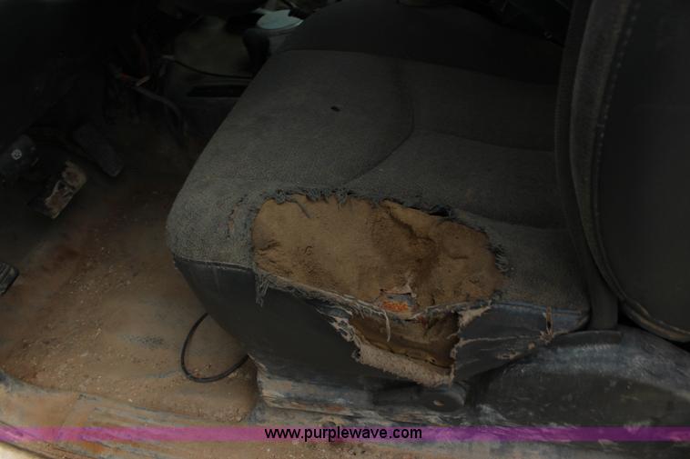 image for item F7551 2005 Chevrolet Silverado 2500HD Ext. Cab utility truck