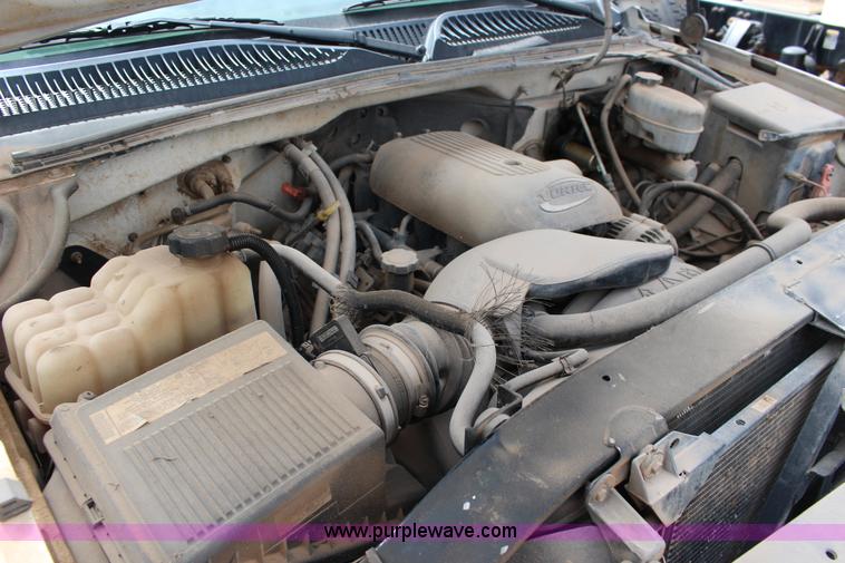 image for item F7551 2005 Chevrolet Silverado 2500HD Ext. Cab utility truck