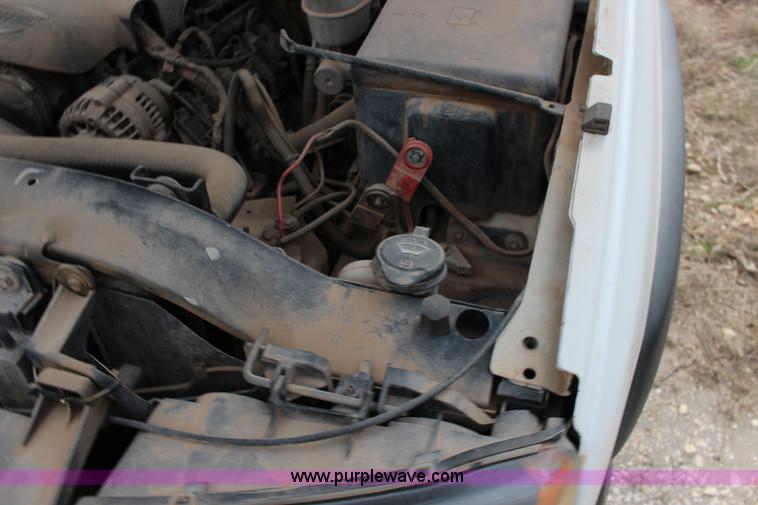 image for item F7551 2005 Chevrolet Silverado 2500HD Ext. Cab utility truck