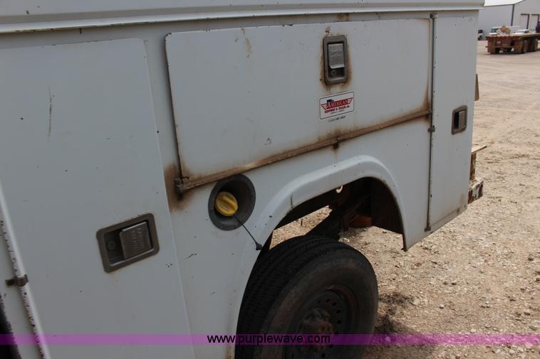 image for item F7551 2005 Chevrolet Silverado 2500HD Ext. Cab utility truck