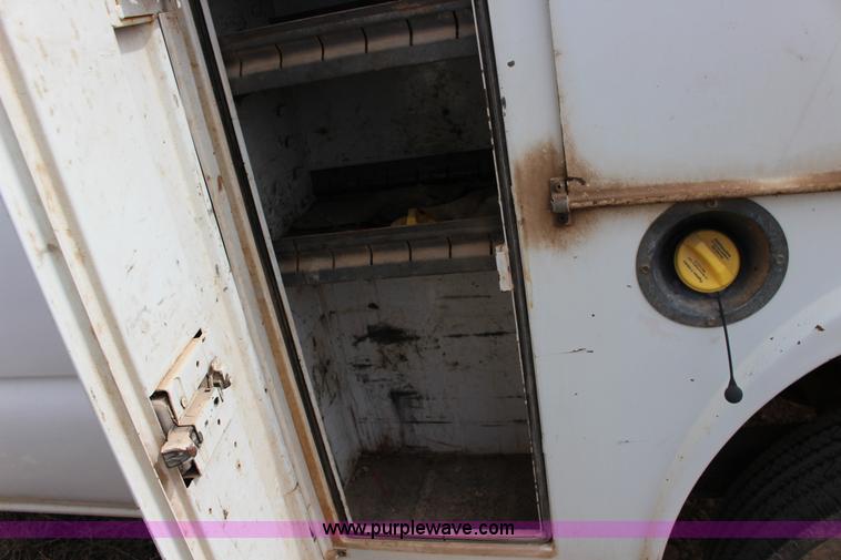 image for item F7551 2005 Chevrolet Silverado 2500HD Ext. Cab utility truck