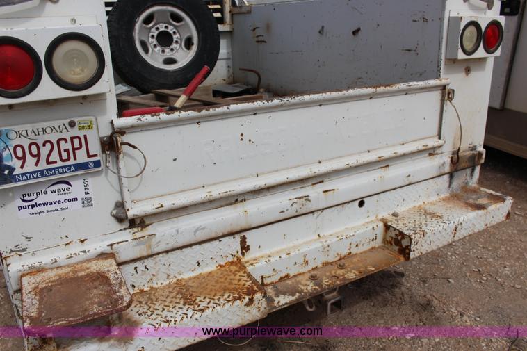 image for item F7551 2005 Chevrolet Silverado 2500HD Ext. Cab utility truck