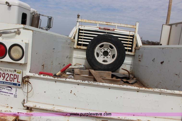 image for item F7551 2005 Chevrolet Silverado 2500HD Ext. Cab utility truck