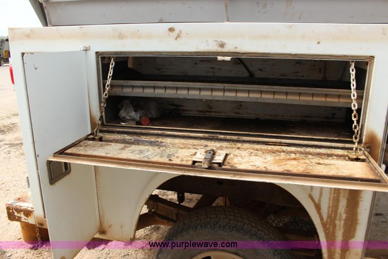 image for item F7551 2005 Chevrolet Silverado 2500HD Ext. Cab utility truck