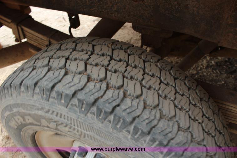 image for item F7551 2005 Chevrolet Silverado 2500HD Ext. Cab utility truck