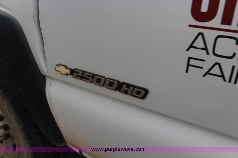 image for item F7551 2005 Chevrolet Silverado 2500HD Ext. Cab utility truck