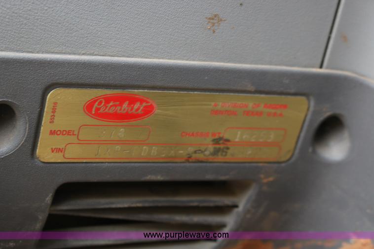 image for item F7553 2006 Peterbilt 378 semi truck