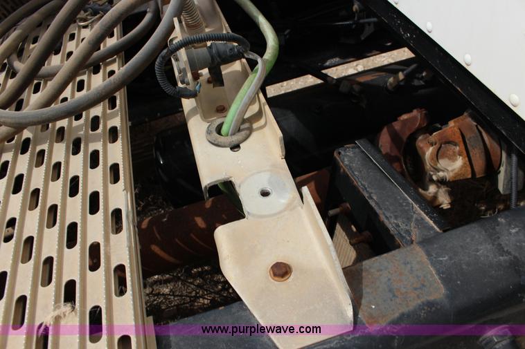 image for item F7553 2006 Peterbilt 378 semi truck