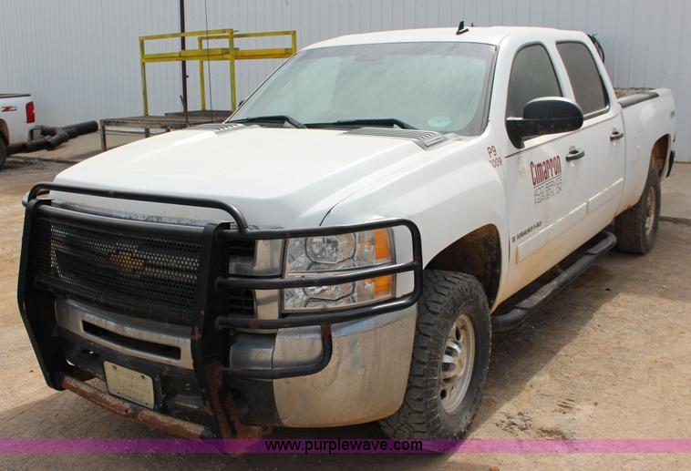 image for item F7556 2008 Chevrolet Silverado 2500HD Crew Cab pickup truck