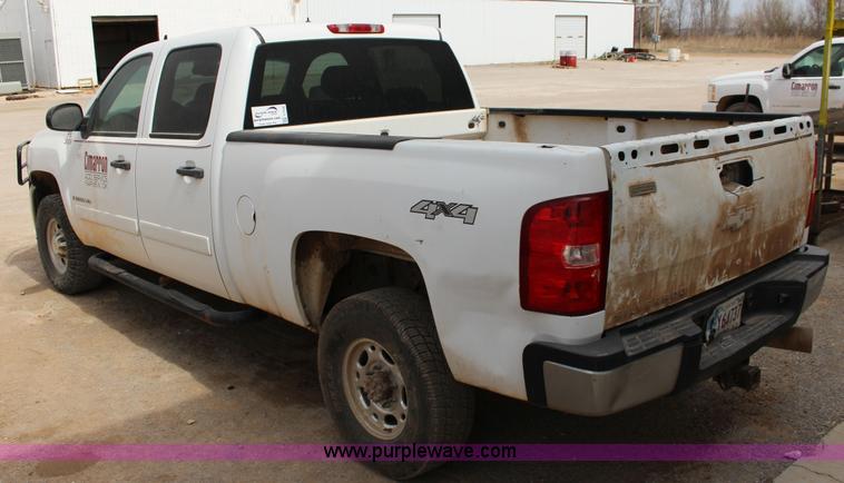 image for item F7556 2008 Chevrolet Silverado 2500HD Crew Cab pickup truck