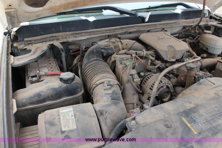 image for item F7556 2008 Chevrolet Silverado 2500HD Crew Cab pickup truck