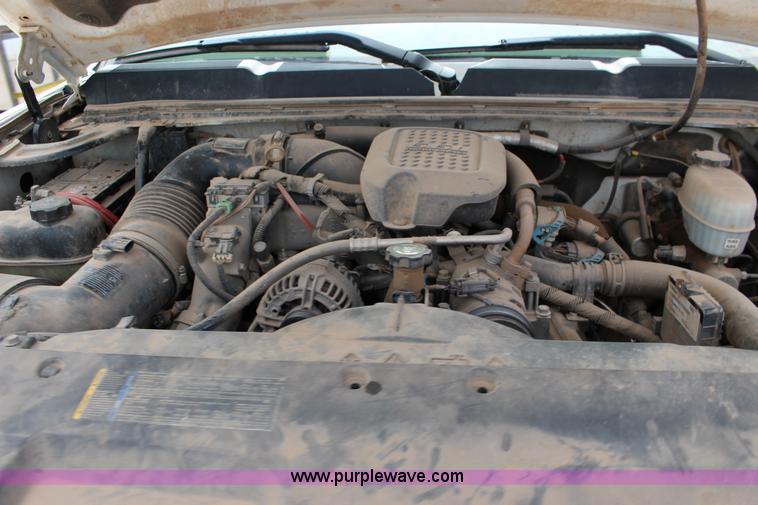image for item F7556 2008 Chevrolet Silverado 2500HD Crew Cab pickup truck