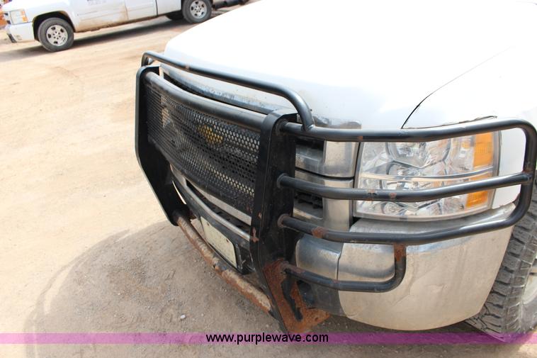 image for item F7556 2008 Chevrolet Silverado 2500HD Crew Cab pickup truck