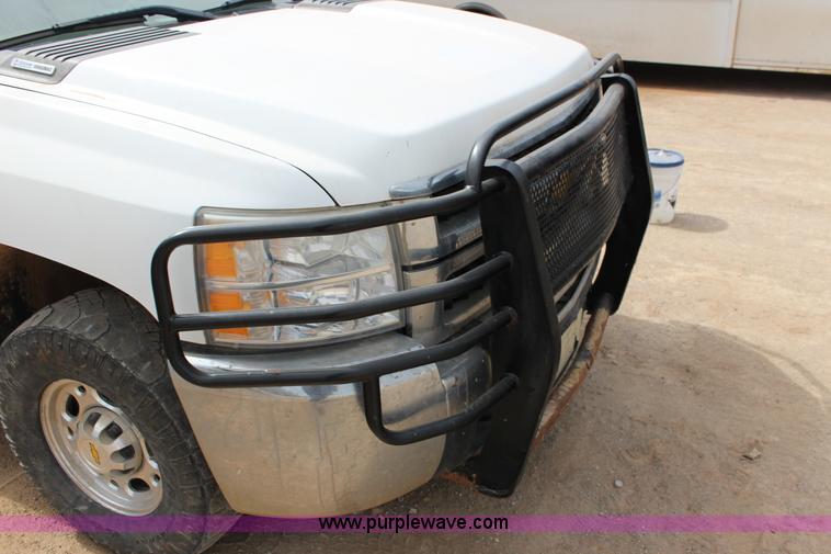 image for item F7556 2008 Chevrolet Silverado 2500HD Crew Cab pickup truck