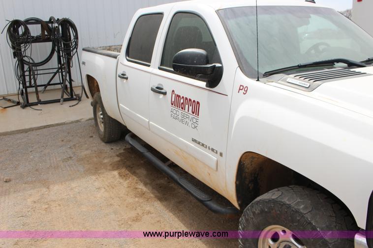 image for item F7556 2008 Chevrolet Silverado 2500HD Crew Cab pickup truck